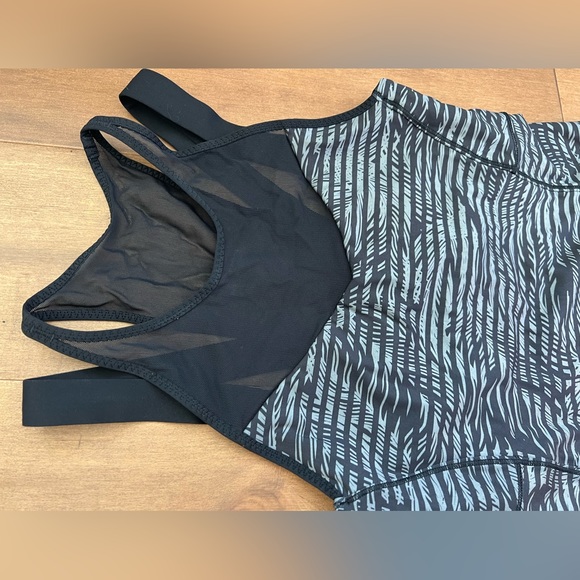 Lululemon Running In The City Stripe Feather Print Slate Black Tank Top Size 6 - Picture 5 of 5